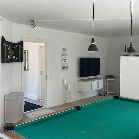 Haandvaerkerovernatning * Lystrup